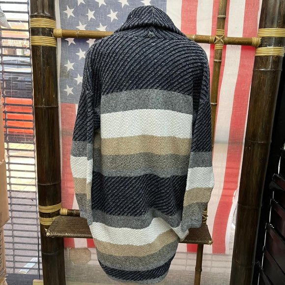 NWOT Chico's 1pc Sweater - Picture 2 of 6